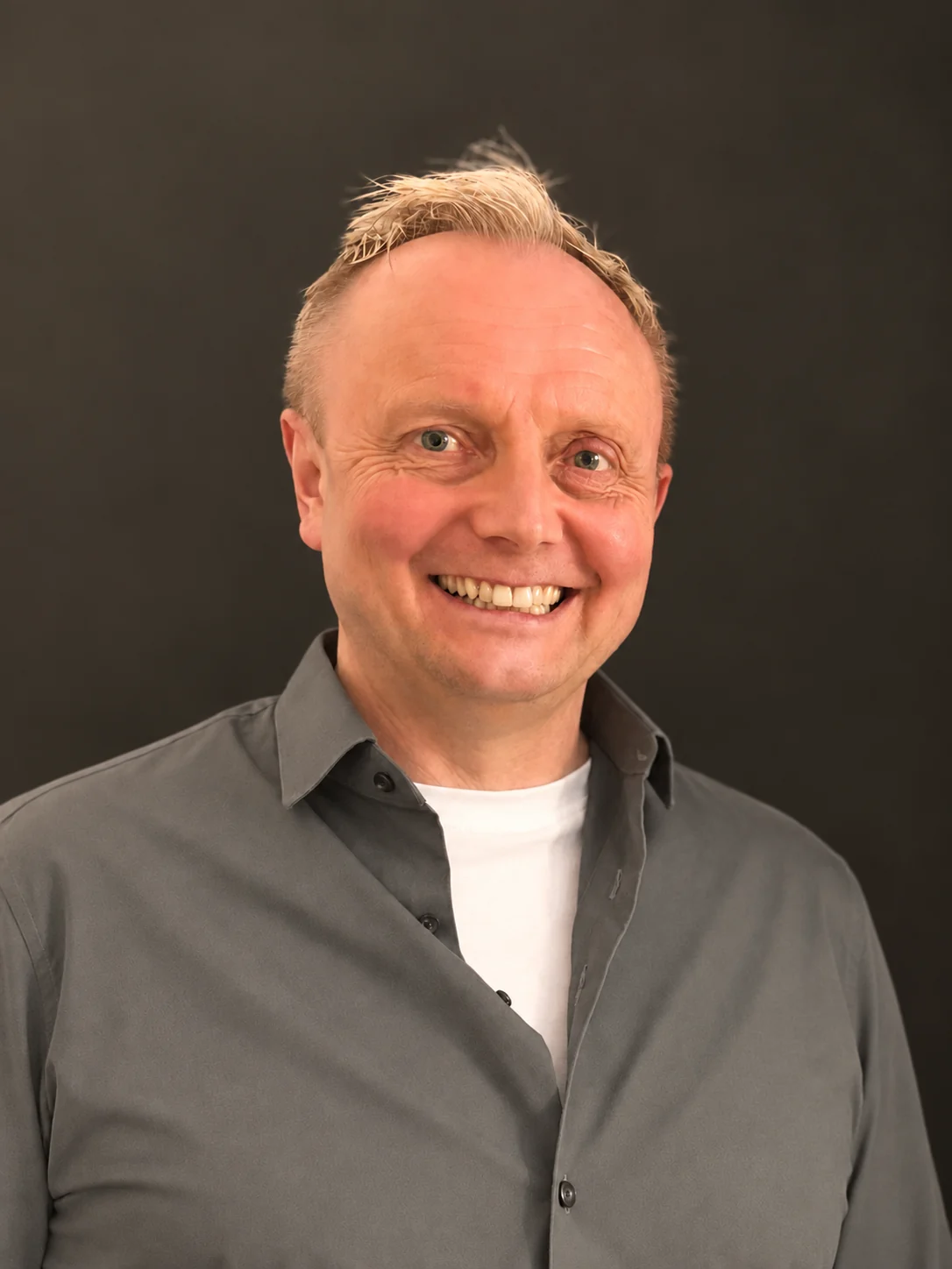 Premium portrett av Jon Inge Gullikstad. Naturlig og redaksjonelt.