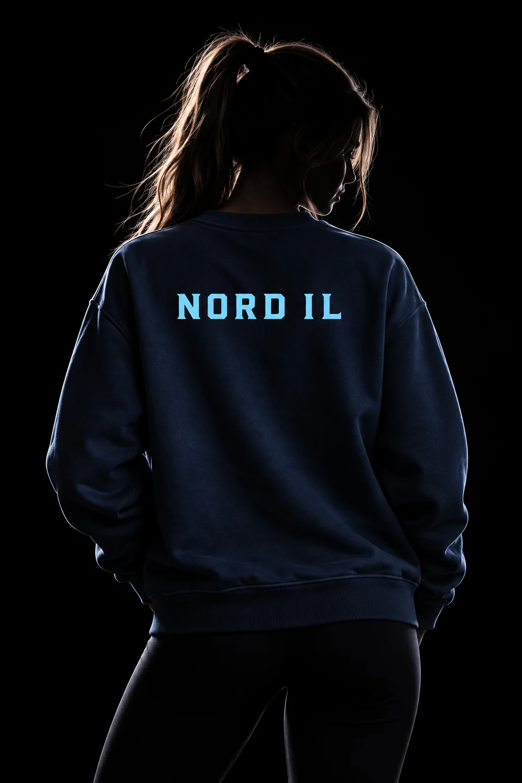 Nord IL-collegenser sett bakfra, med klubbnavnet i ryggen